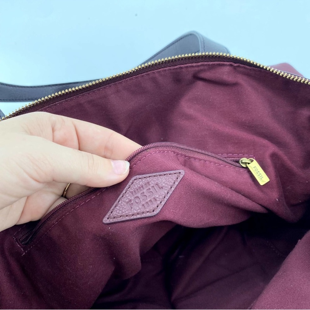 Fossil Burgundy Leather Tap Zip Casual Travel Tote Bag OS
Gently used - Picture 6 of 7
